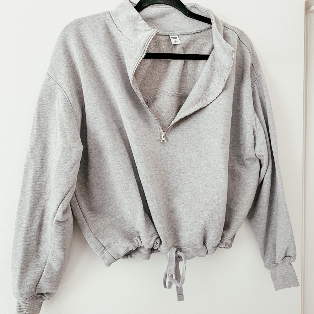 Women’s Athletic Cropped Sweatshirt